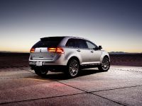 Lincoln MKX (2011) - picture 13 of 27