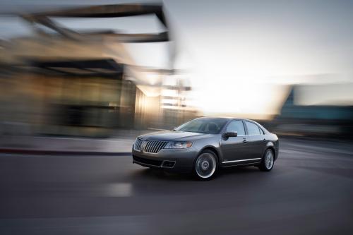 Lincoln MKZ Hybrid (2011) - picture 1 of 16