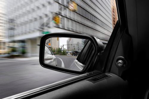 Lincoln MKZ Hybrid (2011) - picture 16 of 16