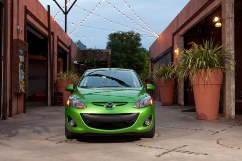 Mazda2 (2011) - picture 1 of 30
