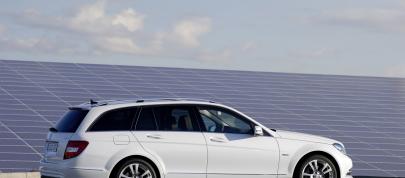 Mercedes-Benz C-Class Estate (2011) - picture 4 of 9