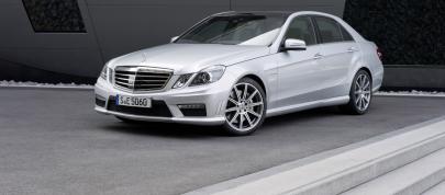 Mercedes-Benz E 63 AMG (2011) - picture 4 of 12