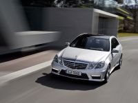 Mercedes-Benz E 63 AMG (2011) - picture 1 of 12