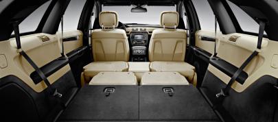 Mercedes-Benz R-Class (2011) - picture 12 of 14