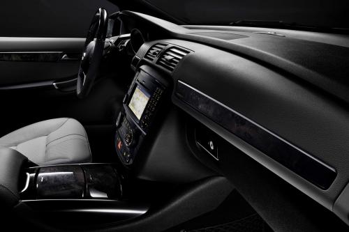 Mercedes-Benz R-Class (2011) - picture 8 of 14