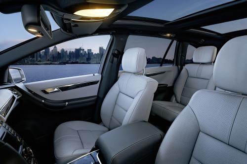 Mercedes-Benz R-Class (2011) - picture 9 of 14