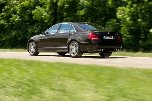 Mercedes-Benz S 63 AMG (2011) - picture 9 of 23