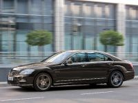 Mercedes-Benz S 63 AMG (2011) - picture 1 of 23