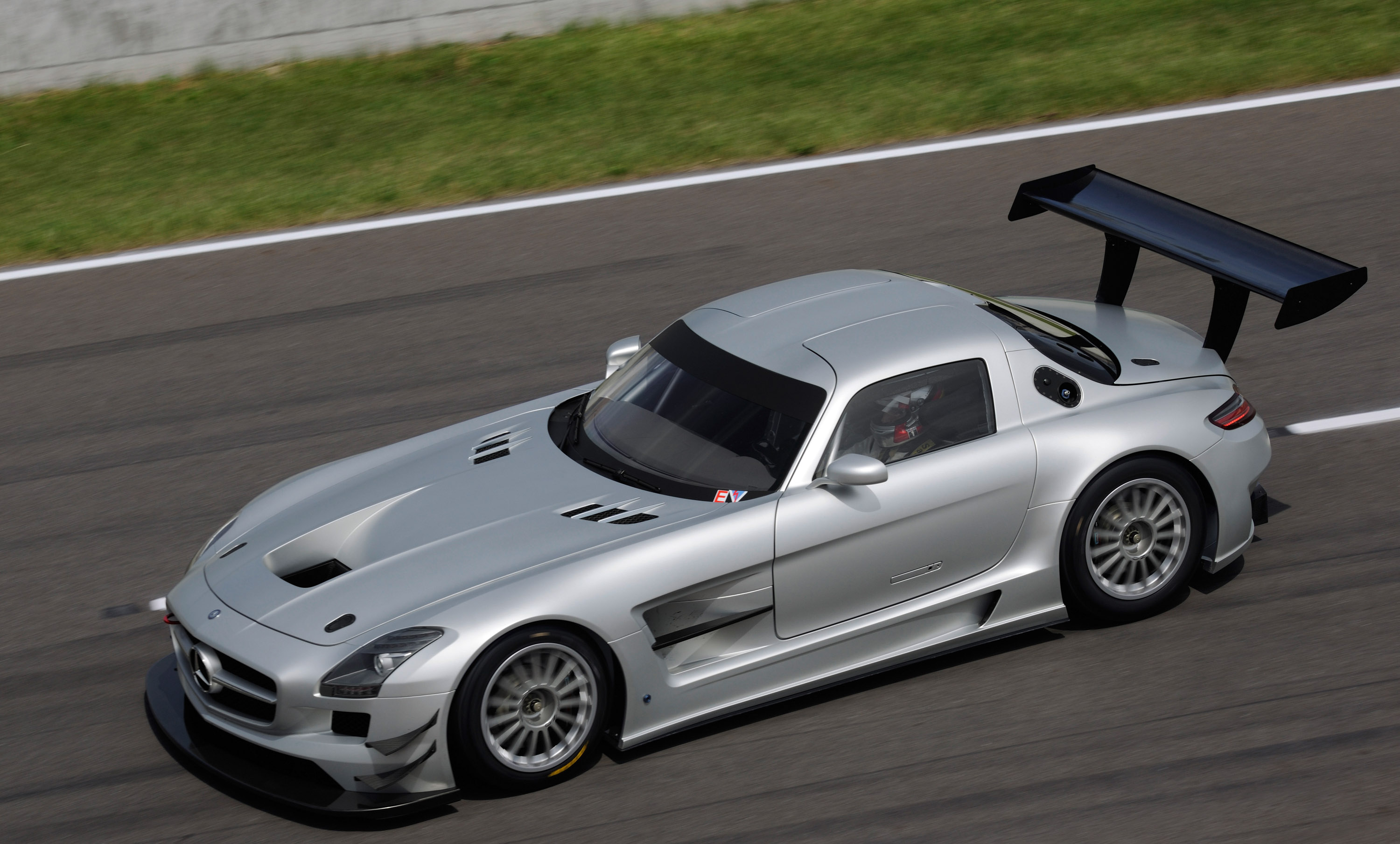 Mercedes-Benz SLS AMG GT3 track testing