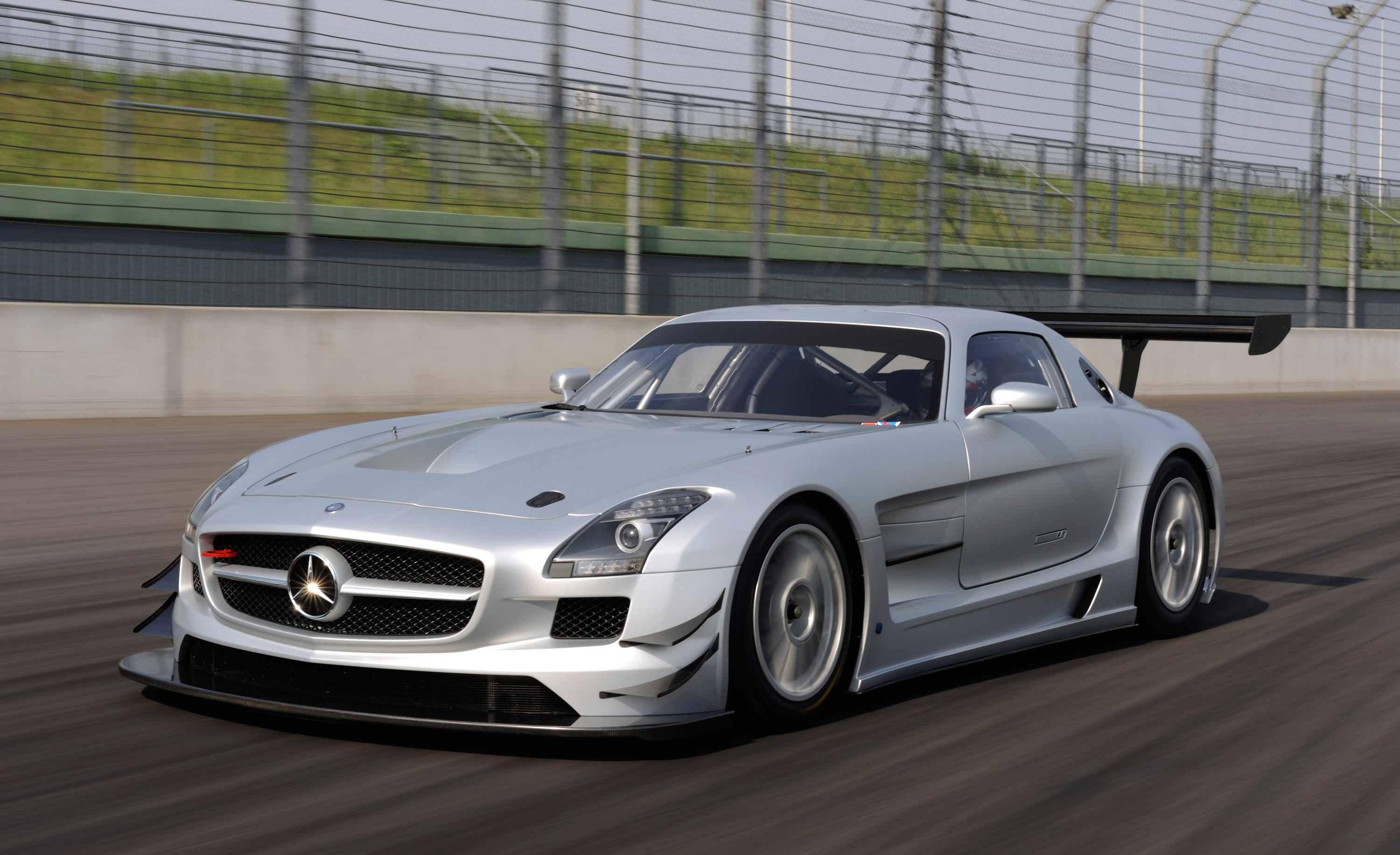 Mercedes-Benz SLS AMG GT3 track testing