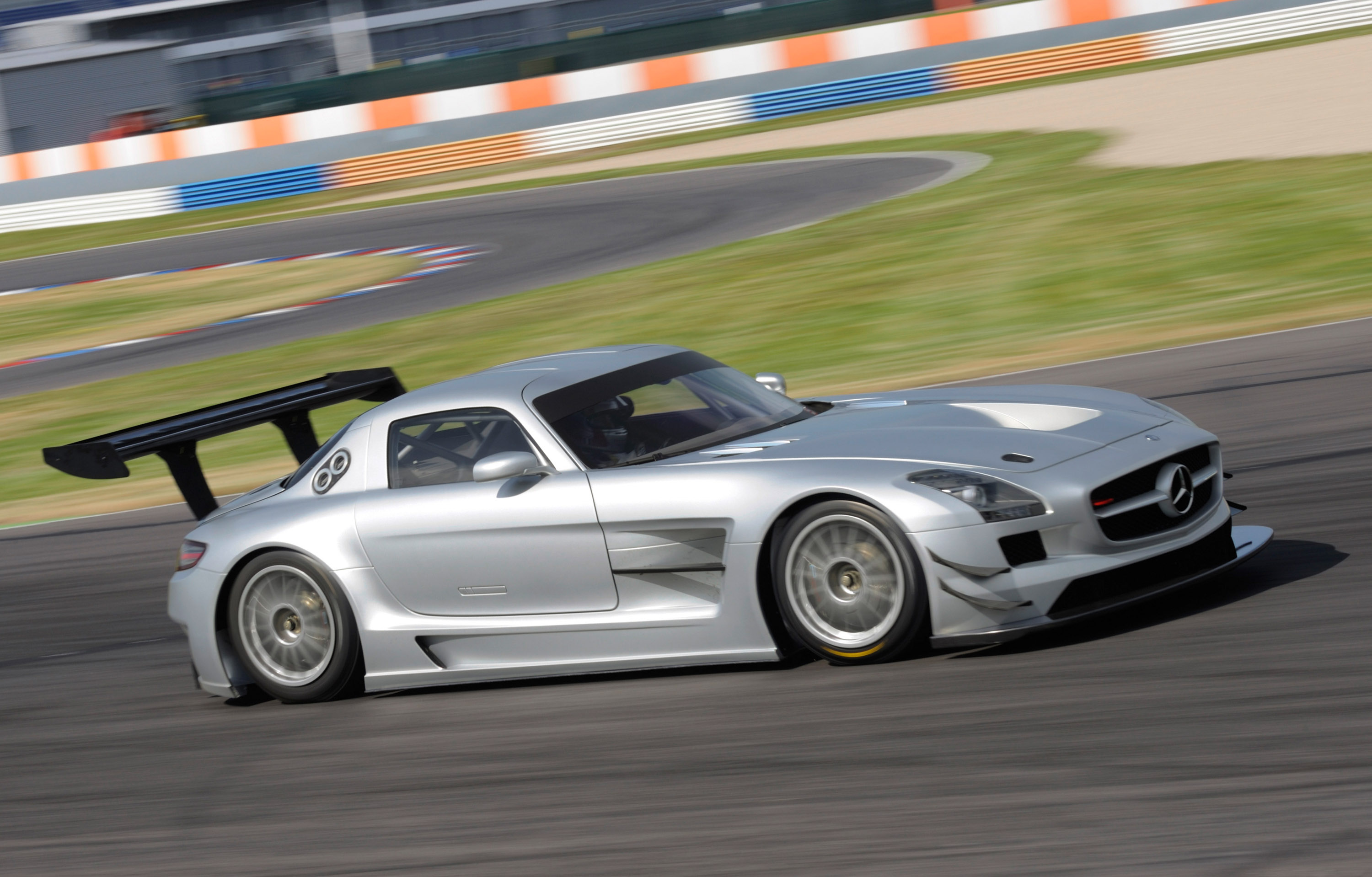 Mercedes-Benz SLS AMG GT3 track testing