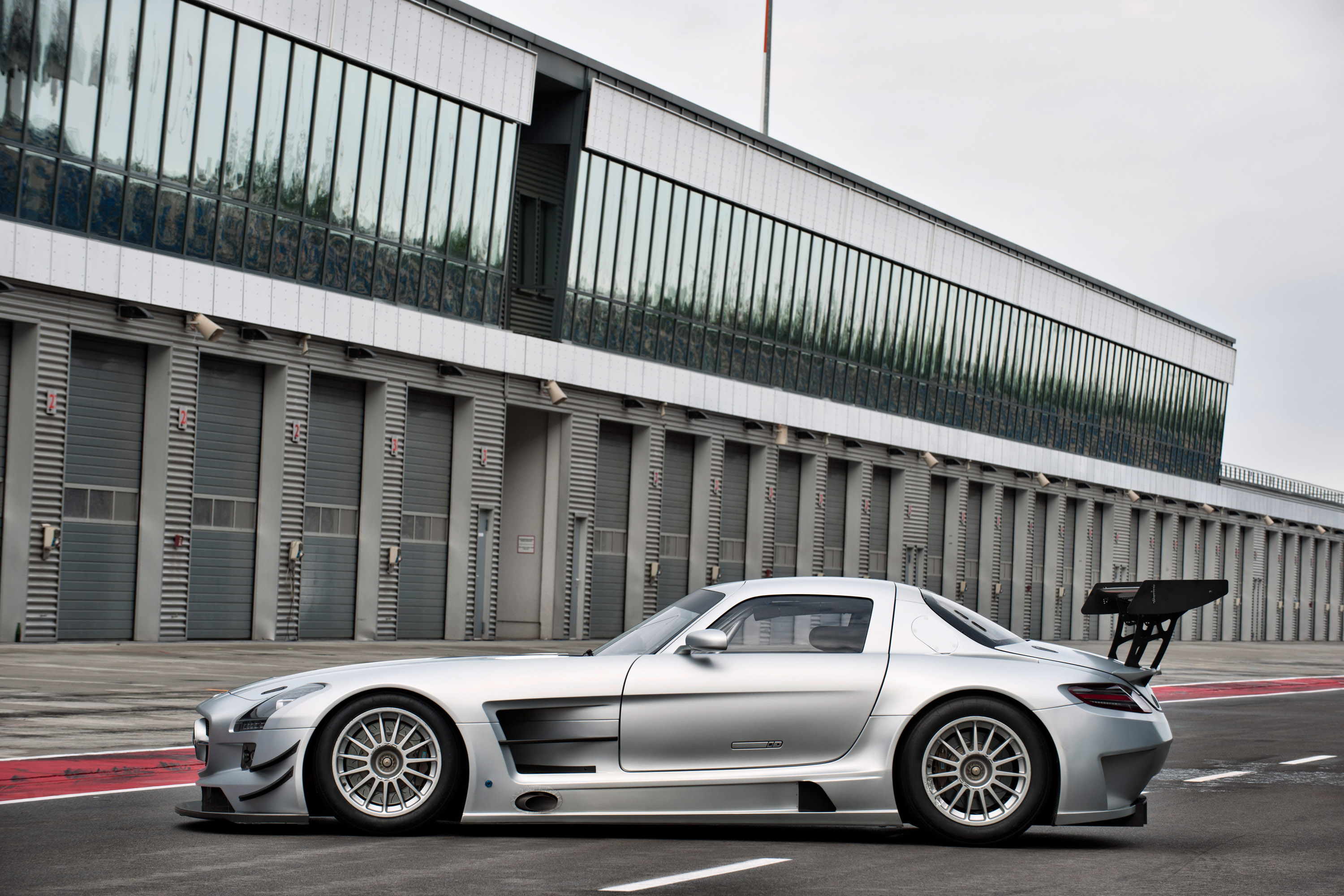 Mercedes-Benz SLS AMG GT3 track testing