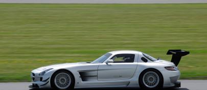 Mercedes-Benz SLS AMG GT3 track testing (2011) - picture 4 of 7