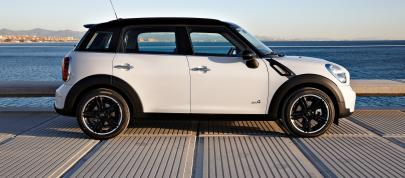 MINI Countryman (2011) - picture 28 of 84