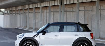 MINI Countryman (2011) - picture 31 of 84