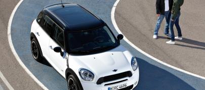 MINI Countryman (2011) - picture 36 of 84