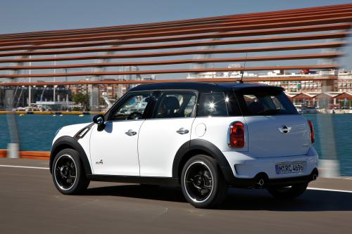 MINI Countryman (2011) - picture 16 of 84