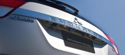 Mitsubishi Endeavor (2011) - picture 7 of 10