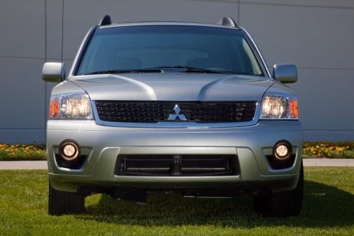 Mitsubishi Endeavor (2011) - picture 1 of 10