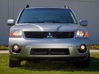 Mitsubishi Endeavor (2011) - picture 1 of 10