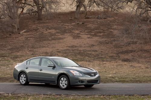 Nissan Altima Hybrid (2011) - picture 1 of 4