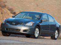 Nissan Altima Hybrid (2011) - picture 3 of 4