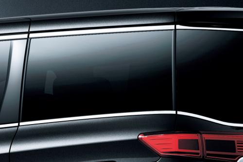 Nissan Elgrand (2011) - picture 8 of 9