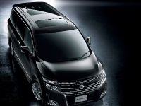 Nissan Elgrand (2011) - picture 5 of 9