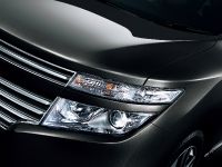 Nissan Elgrand (2011) - picture 6 of 9