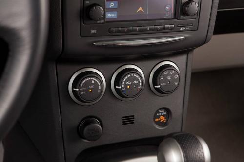 Nissan Rogue US (2011) - picture 16 of 28