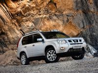 Nissan X-Trail (2011) - picture 1 of 10