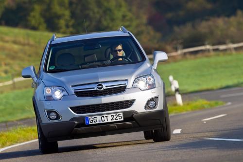Opel Antara (2011) - picture 1 of 4