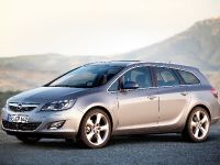 Opel Astra Sports Tourer (2011) - picture 1 of 12