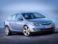 Opel Astra Sports Tourer (2011) - picture 3 of 12