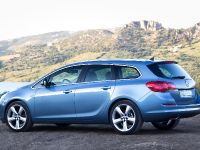 Opel Astra Sports Tourer (2011) - picture 6 of 12