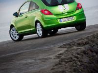 Opel Corsa Linea Pack (2011) - picture 2 of 5