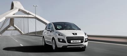 Peugeot 3008 HYbrid4 (2011) - picture 7 of 11