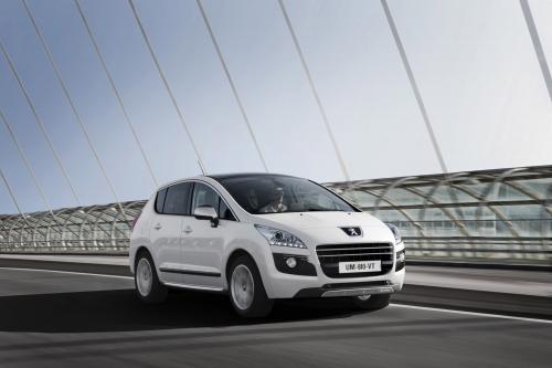 Peugeot 3008 HYbrid4 (2011) - picture 8 of 11