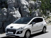 Peugeot 3008 HYbrid4 (2011) - picture 3 of 11