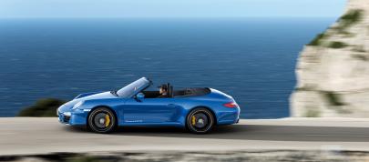 Porsche 911 Carrera 4 GTS Cabriolet (2011) - picture 4 of 8