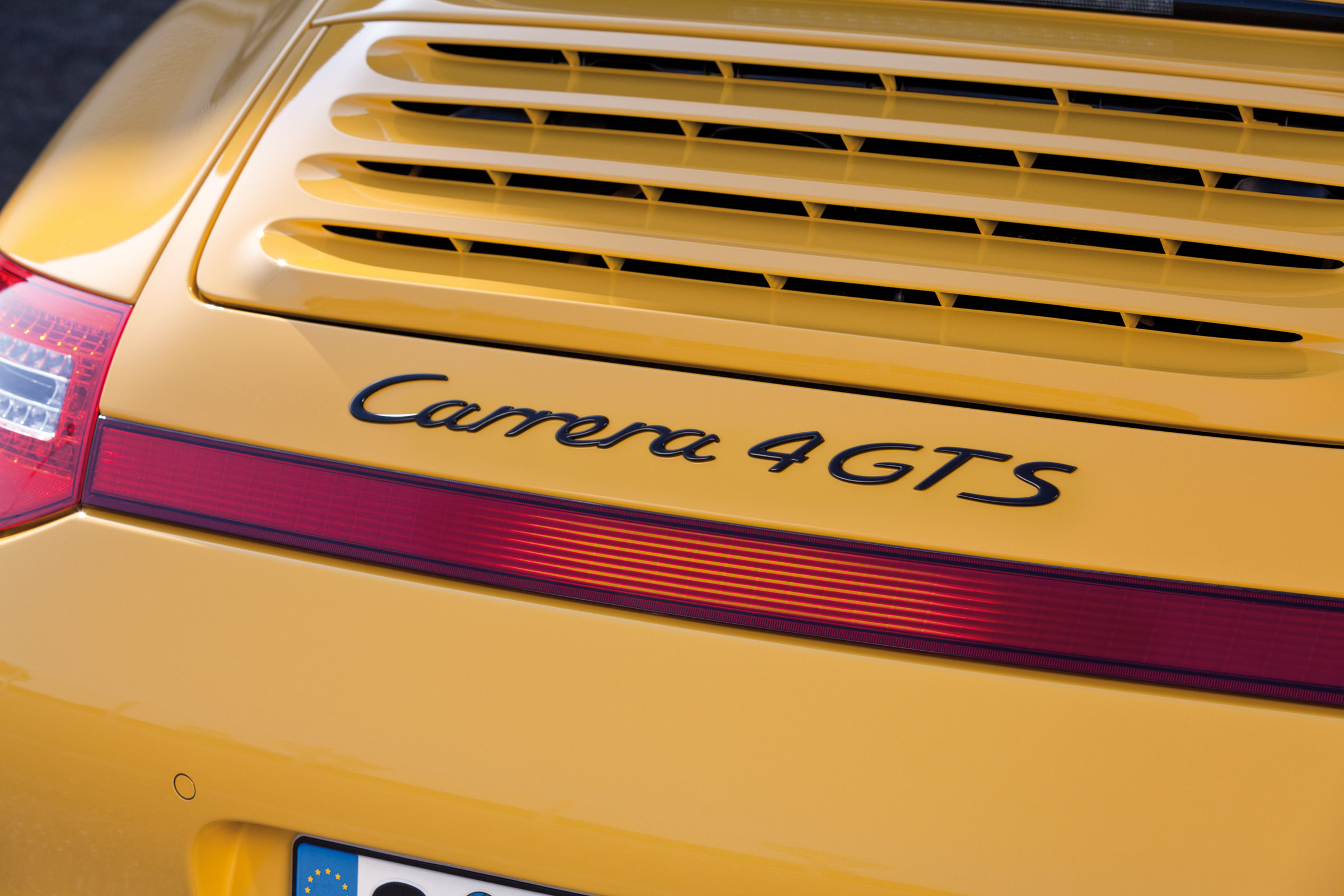 Porsche 911 Carrera 4 GTS Coupe
