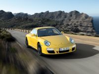 Porsche 911 Carrera 4 GTS Coupe (2011) - picture 2 of 6