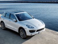 Porsche Cayenne (2011) - picture 6 of 8