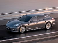 Porsche Panamera Turbo S (2011) - picture 1 of 6