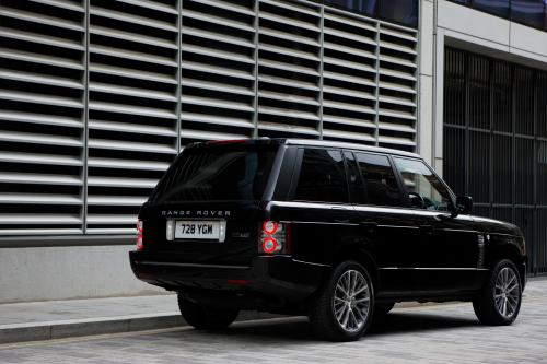 Range Rover Autobiography Black 40th Anniversary Limited Edition (2011) - picture 16 of 22