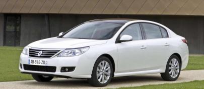 Renault Latitude (2011) - picture 7 of 14