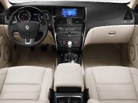 Renault Latitude (2011)