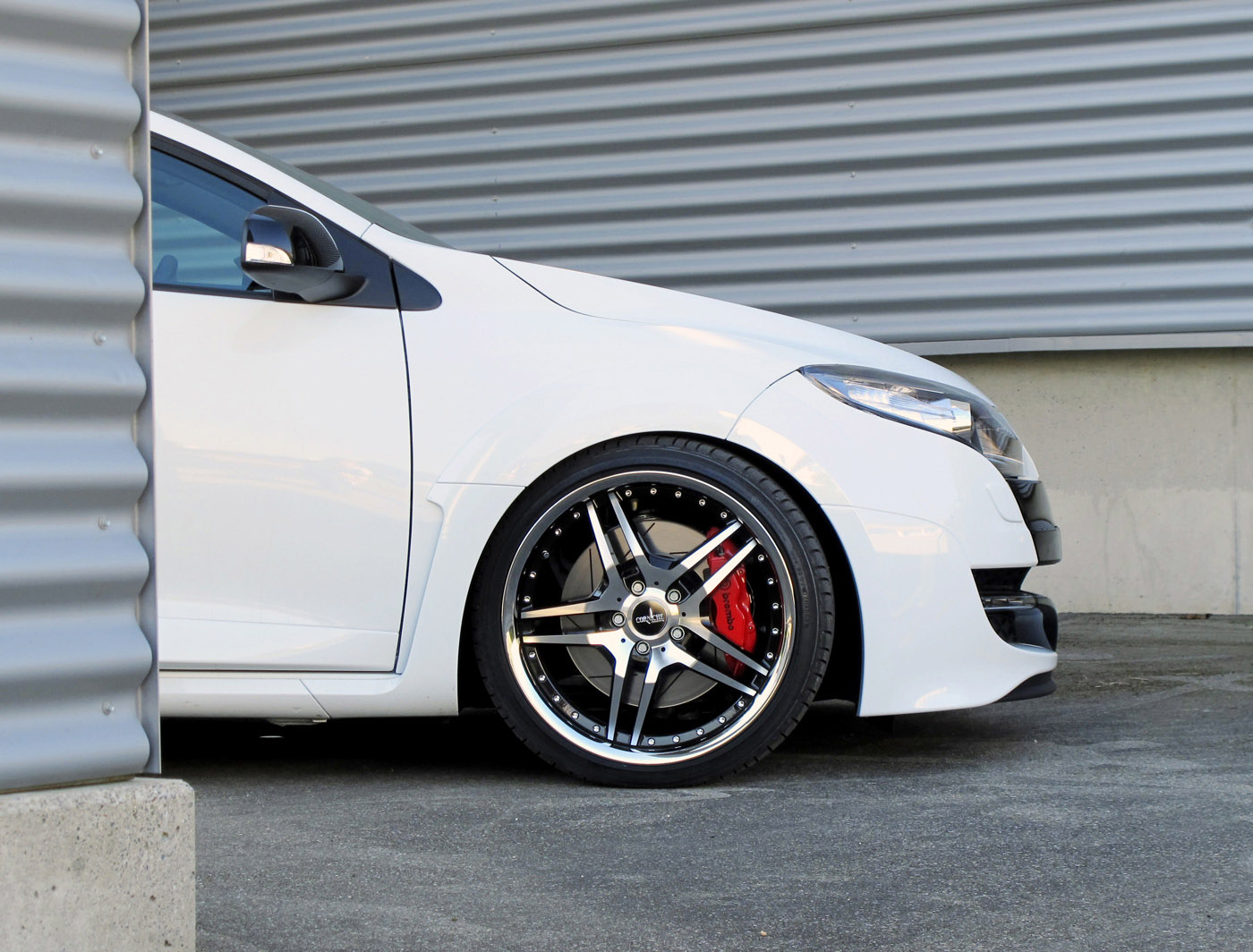 Renault Megane RS with CORNICHE VEGAS Wheels