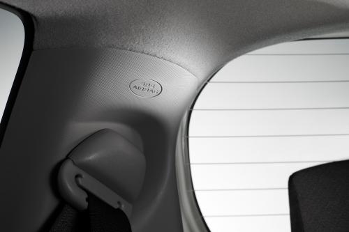 Scion iQ (2011) - picture 1 of 20