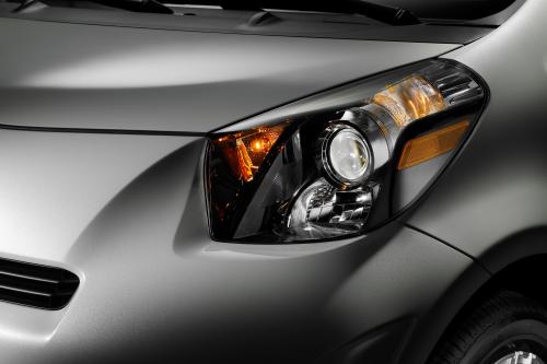 Scion iQ (2011) - picture 8 of 20